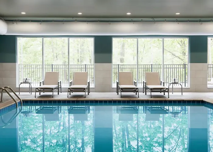 Holiday Inn Express & Suites Zion By Ihg