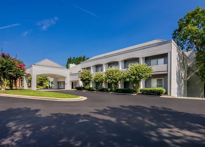 Comfort Suites Inn At Ridgewood Farm