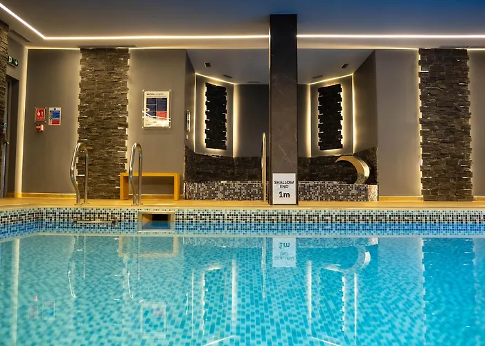 Stonecross Manor Hotel