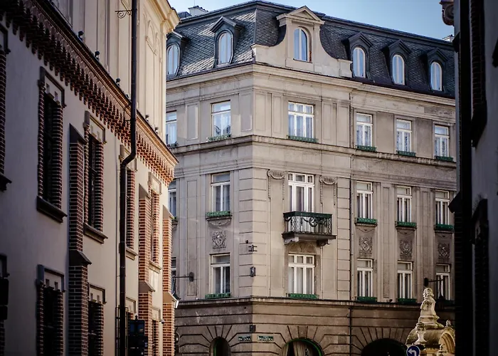 H15 Francuski Old Town - Destigo