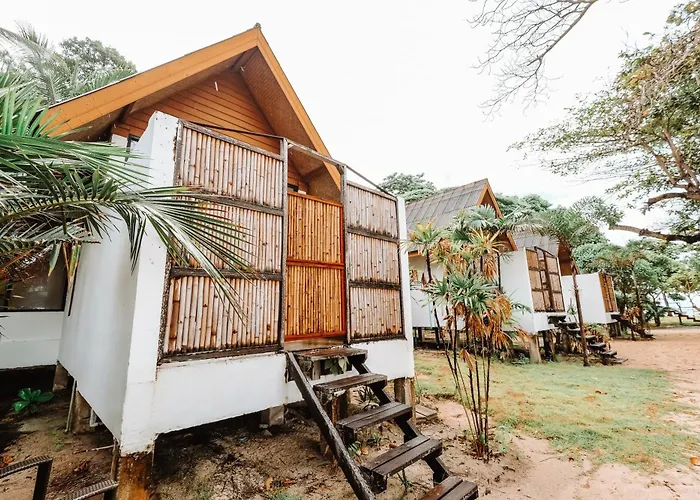 Hotel Koh Munnork Private Island