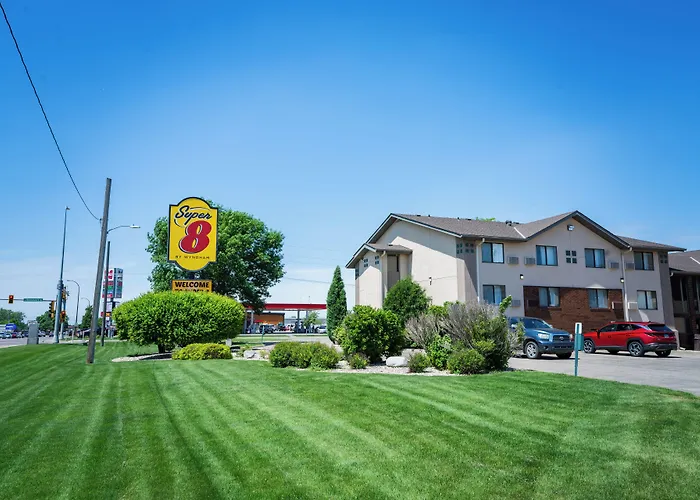 Super 8 By Wyndham East