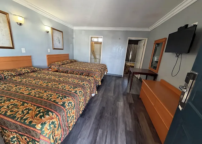 Harbor Inn
