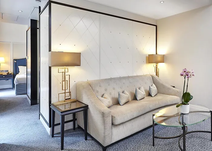 The Waldorf Hilton