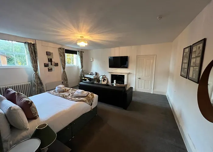 Antrobus Hotel