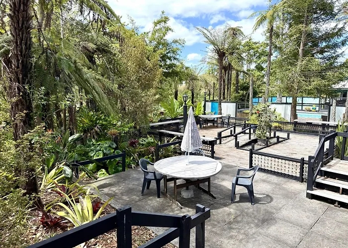 Woodlands Motel