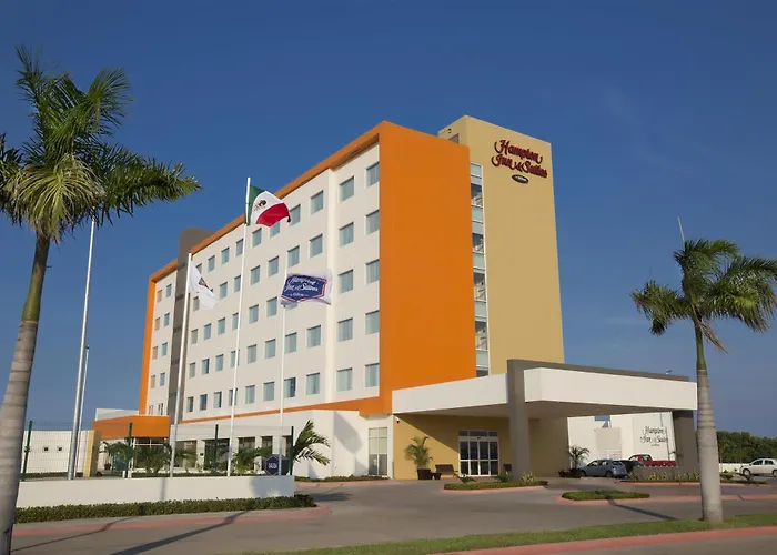 Hampton Inn & Suites By Hilton Paraiso
