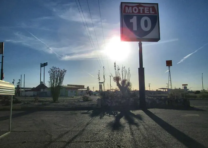 Motel 10