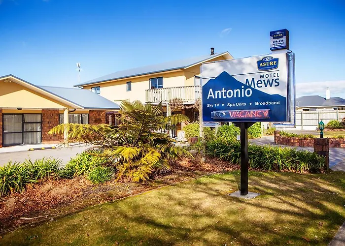 Antonio Mews Motel