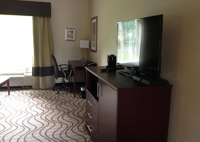 Executive Inn And Suites