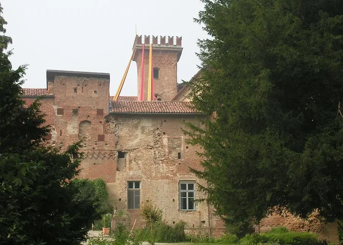 Castello Sannazzaro B&B Giarole