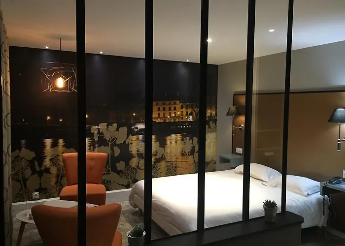 Logis Hotel Le Privilege Châteaubourg