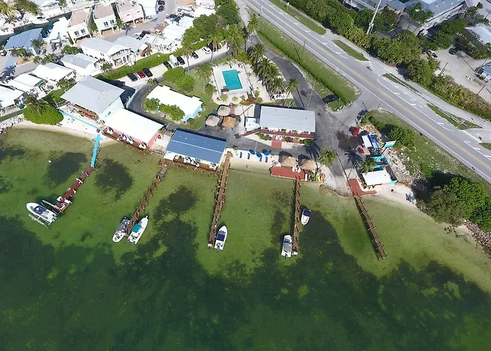 Edgewater Lodge