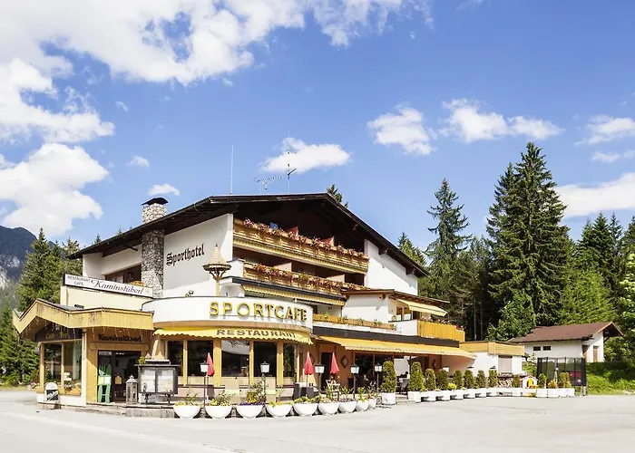 Raffl'S Hotel