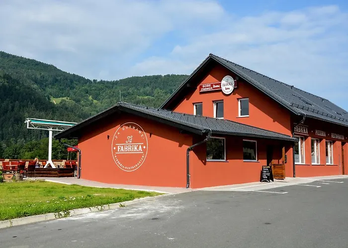 Ta Fabrika Restavracija,Pizzerija In Prenocisca