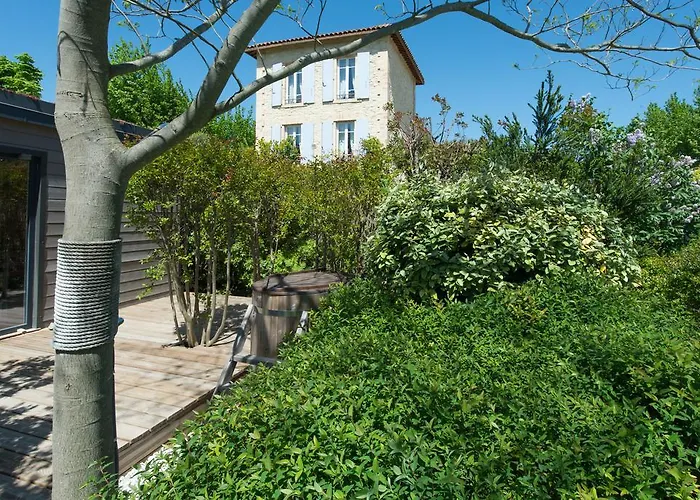 Les Carmes And Spa Le Thor