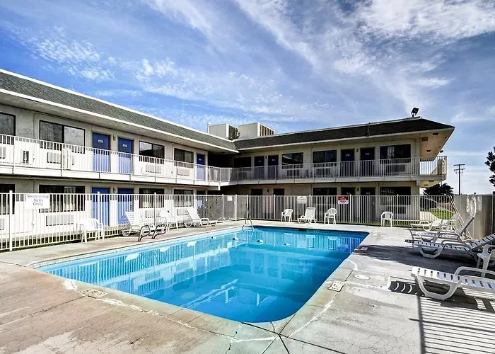 Motel 6 Wells