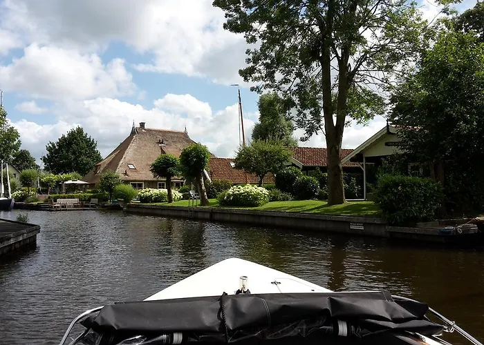 d'Oude Herbergh, vakantiehuizen aan het water