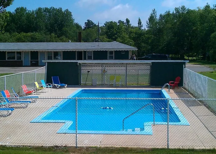 Middleton Motel & Suites