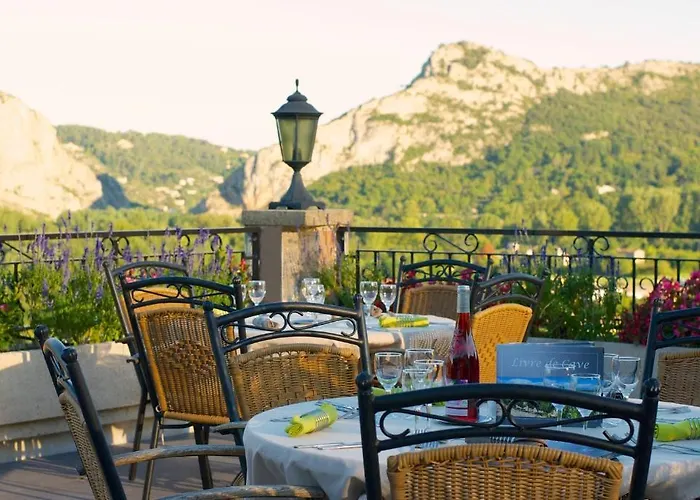 Logis Hotel Restaurant La Porte des Cévennes