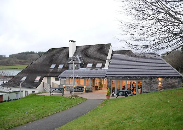 Neuadd Henllan Lodge