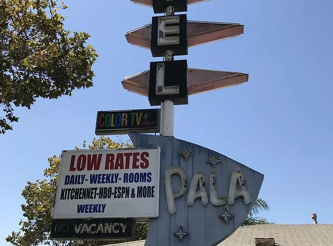 Pala Motel Pomona