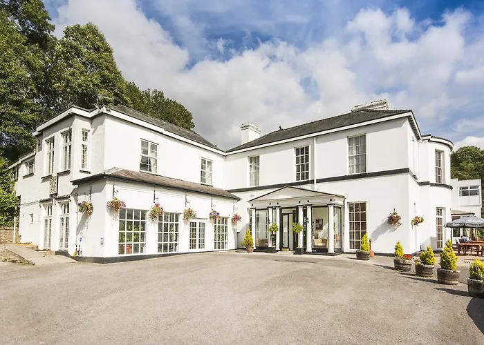 The Manor Hotel
