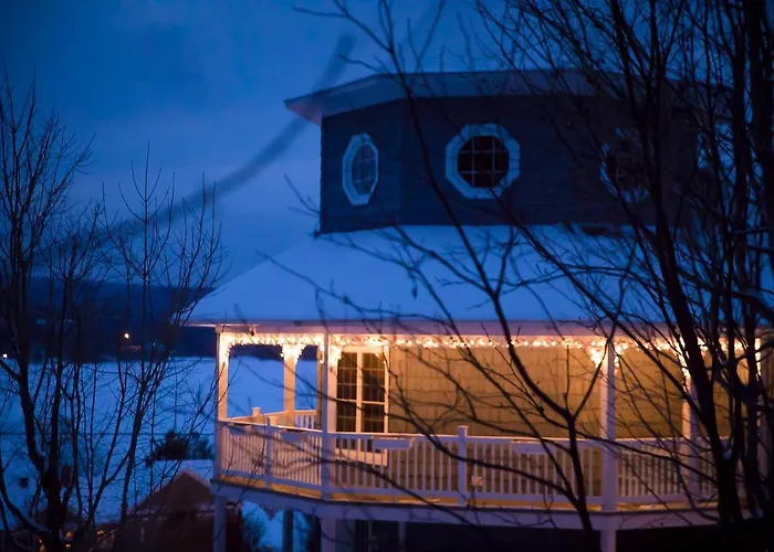 La Maison Bleue du Lac Wallace