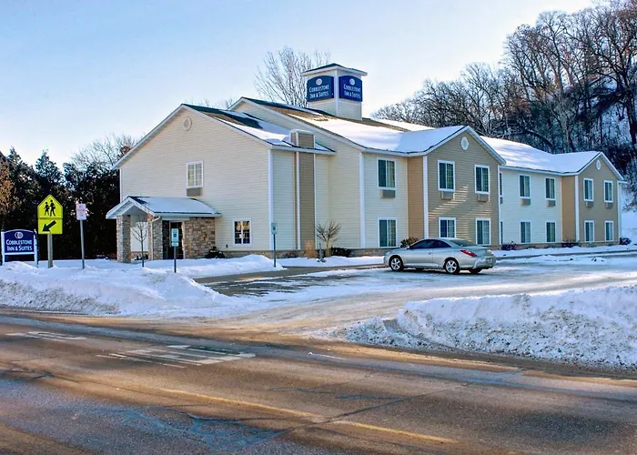 Cobblestone Inn & Suites - Durand