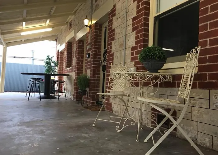 Two Cow Cottage Bed & Breakfast