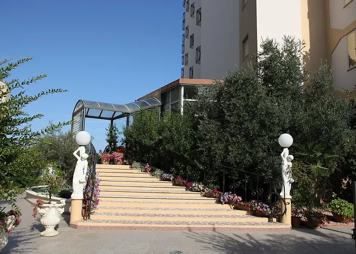Hotel Plaza