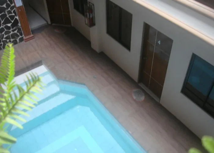 Hidden Pearl Hotel