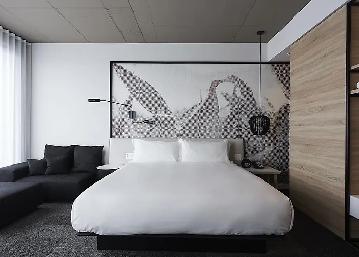Hôtel Escad Quartier DIX30 Brossard