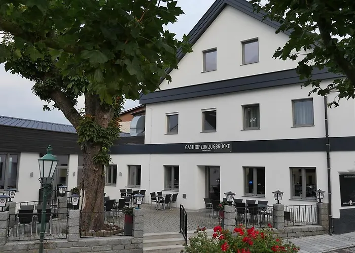 Schiefer Zur Zugbrücke
