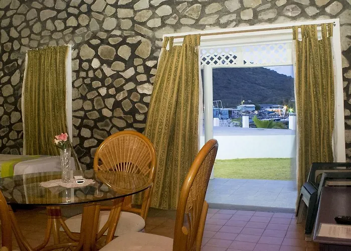 Kings Landing Hotel