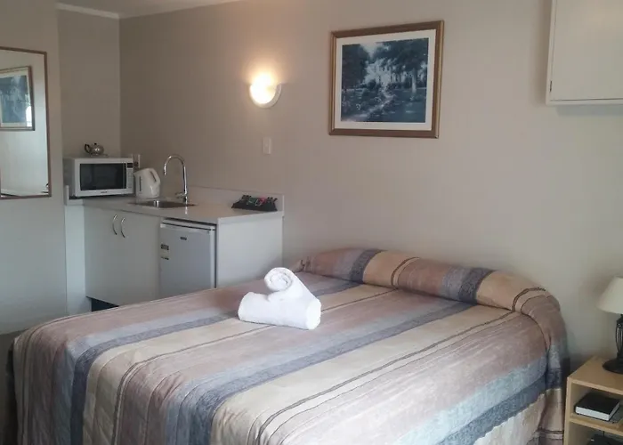 Raymar Motor Inn