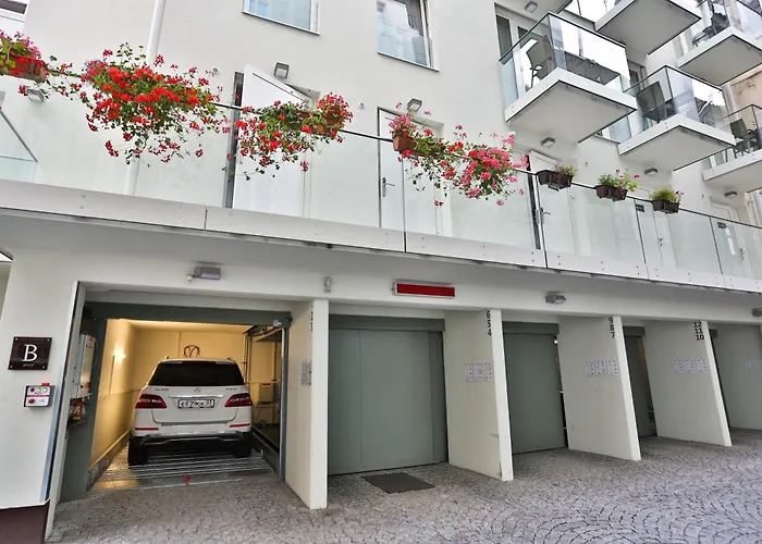 James Hotel & Apartments