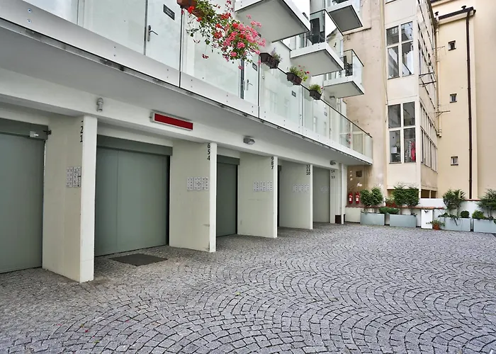 James Hotel & Apartments
