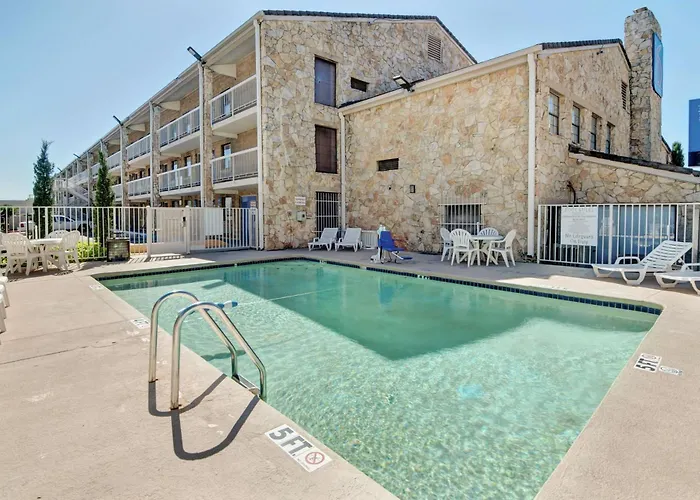 Motel 6-, Tx - Forest Lane