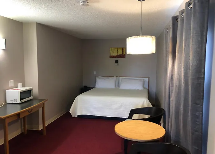 Voyageur Motel
