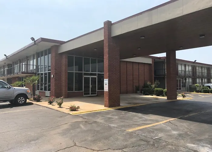 Mid Continent Inn