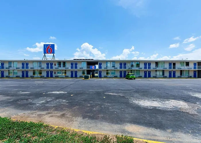 Motel 6-, Ar I- 40