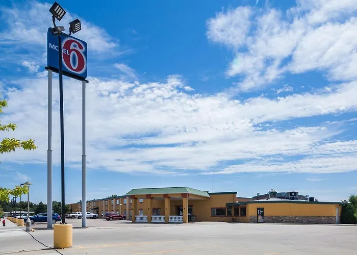 Badlands Inn & Suites