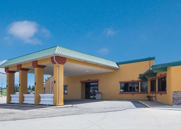 Badlands Inn & Suites