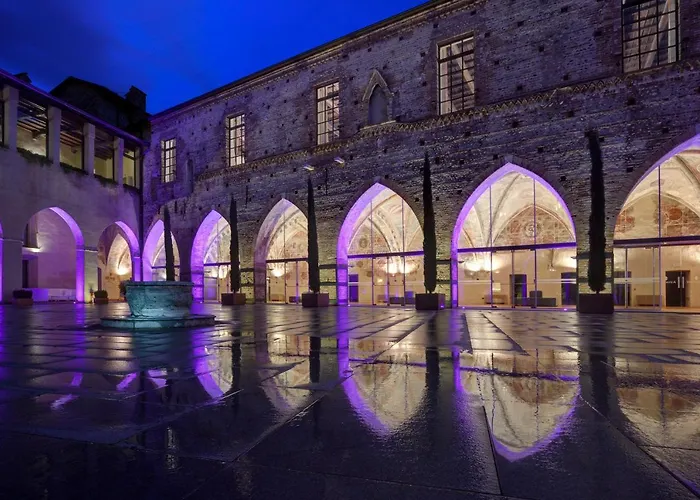 Hotel Castello Visconteo Cassano dʼAdda
