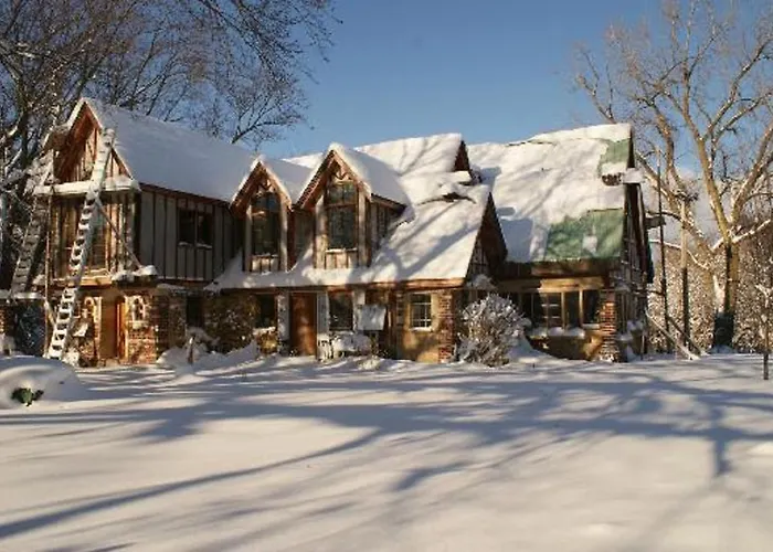 The Outing Lodge