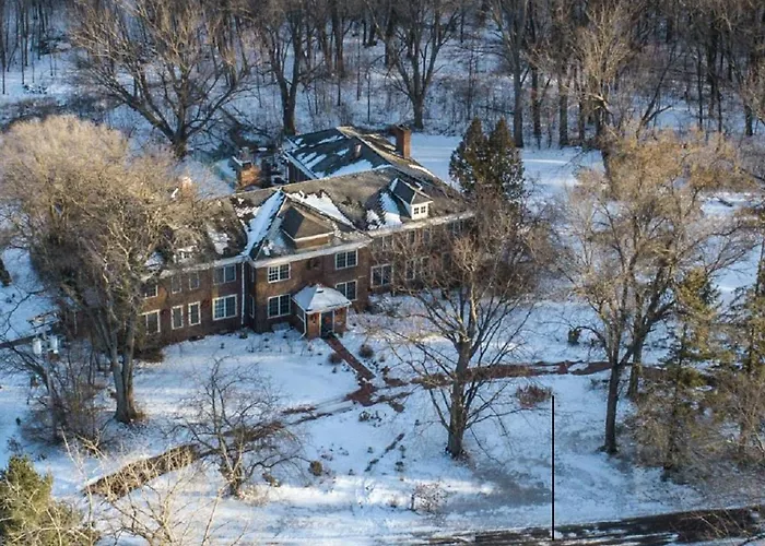 The Outing Lodge