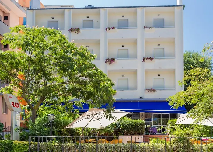 Hotel Plaza Con Piscina Cattolica