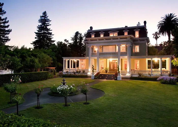 Churchill Manor