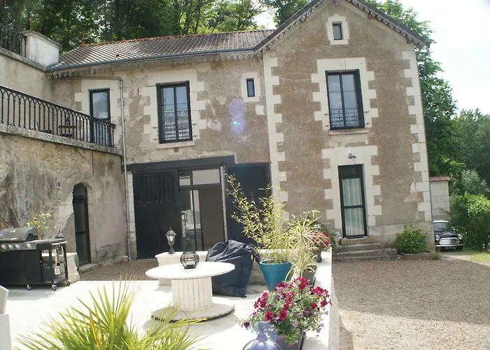 Le Chateau de la Barre